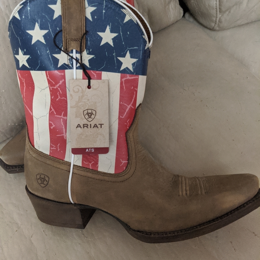 Ariat cowboy boots NWT